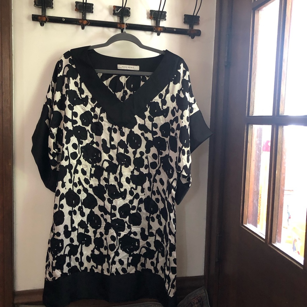 🖤ZARA Black and White Floral Dress 🖤